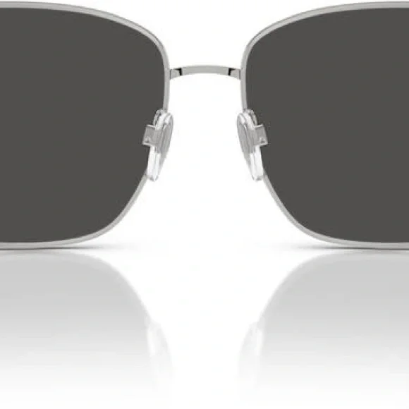 New Burberry Sunglasses with Tortoise Shell Arms - Picture 11 of 12